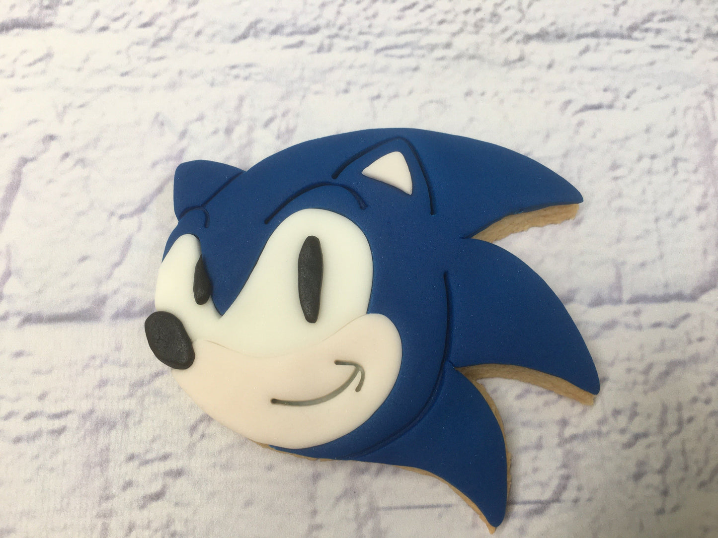 Sonic Hedgehog/ Knuckles & Tails Gaming Sugar Cookies with decorative fondant detailing Birthday Gift/Party Favours